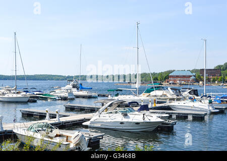 Burlington, USA - 28. Mai 2016: Boot an einem Dock in Burlington, Vermont, USA Stockfoto