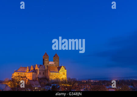 Schloss Quedlinburg in der Abenddämmerung, Deutschland Stockfoto