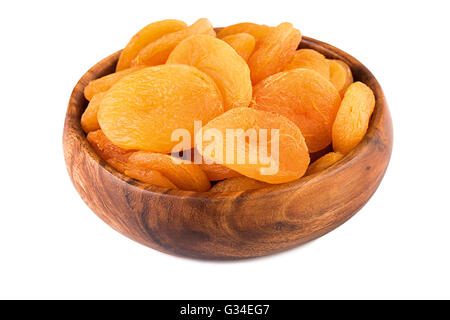 Getrocknete Aprikosen in einer Holzschale. Closeup. Stockfoto