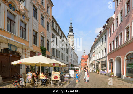 Straße Brüderstraße Und Rathausturm, Deutschland, Sachsen, Sachsen, Görlitz Stockfoto