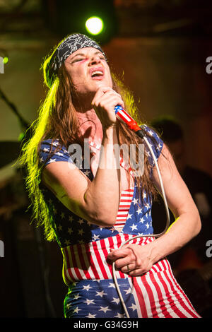 Mailand Italien. 6. Juni 2016. JULIETTE und leckt die US-amerikanische Rock-Band unter der Leitung von Schauspielerin Juliette Lewis live auf der Bühne im Circolo Magnolia Credit führt: Rodolfo weitertransferiert/Alamy Live News Stockfoto