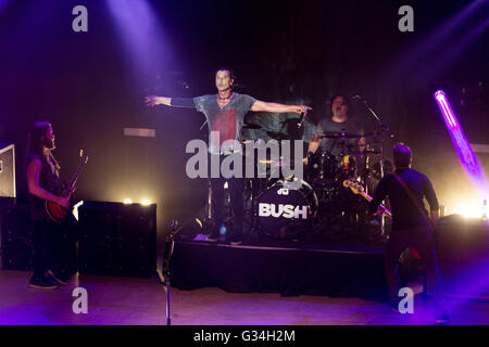 Madison, Wisconsin, USA. 4. Juni 2016. CHRIS TRAYNOR, GAVIN ROSSDALE, ROBIN GOODRIDGE und COREY BRITZ (L-R) von Bush durchführen live im Orpheum Theatre in Madison, Wisconsin © Daniel DeSlover/ZUMA Draht/Alamy Live News Stockfoto