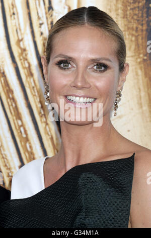 Heidi Klum besucht die 2016 CFDA Fashion Awards im Hammerstein Ballroom am 6. Juni 2016 in New York City. | Verwendung weltweit Stockfoto