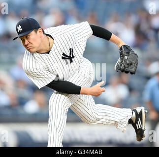 Masahiro Tanaka (Yankees), 6. Juni 2016 - MLB: New York Yankees Start Krug Masahiro Tanaka Stellplätze während der MLB-Spiel zwischen den New York Yankees und den Los Angeles Angels im Yankee Stadium in New York, Vereinigte Staaten von Amerika. (Foto: AFLO) Stockfoto