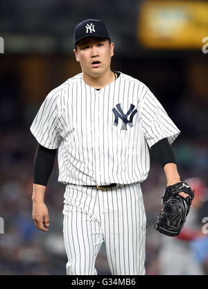 Masahiro Tanaka (Yankees), 6. Juni 2016 - MLB: New York Yankees Start Krug Masahiro Tanaka reagiert während der MLB-Spiel zwischen den New York Yankees und den Los Angeles Angels im Yankee Stadium in New York, Vereinigte Staaten von Amerika. (Foto: AFLO) Stockfoto