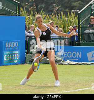 Tenniszentrum Nottingham, Nottingham, UK. 8. Juni 2016. Aegon WTA Nottingham Tag der offenen Tür 5. Vorhand von Karolina Pliskova der Tschechischen Republik gegen Anna Tatishvili USA Kredit: Action Plus Sport/Alamy Live News Stockfoto