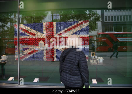 London, UK - 8. Juni 2016 - John Lewis Store auf der Oxford Street dekoriert mit Union Jack für HM Queens 90. Geburtstagsfeiern. Bildnachweis: Dinendra Haria/Alamy Live-Nachrichten Stockfoto