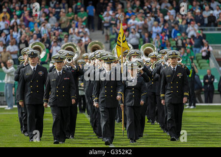 Navy Midshipmen vor dem NCAA Football Spiel zwischen der Marine und der Notre Dame am 1. September 2012 in Dublin, Irland Stockfoto