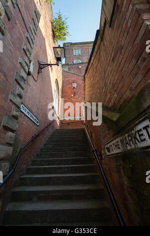 Einer der Stockport die vielen Treppen zwischen den Ebenen der Stadt, Cheshire UK Stockfoto