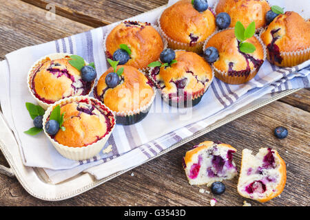 Muffins mit Heidelbeeren Stockfoto