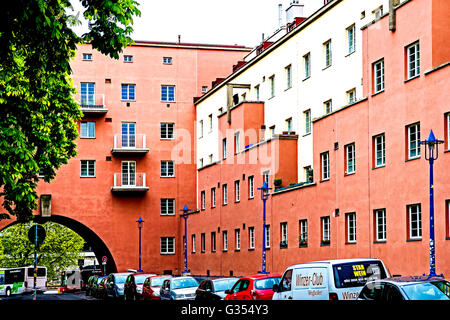 Wohnhauskomplex in Wien, sog. Gemeindebau;  Wien, Österreich, "Gemeinde bauen", preiswerten Sozialwohnungen. Stockfoto