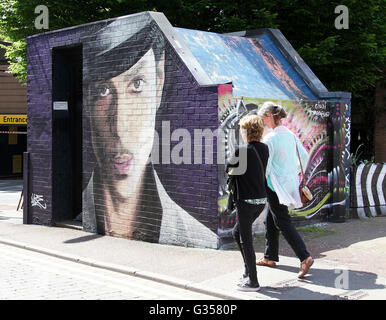 Fotorealistische Portrait des Prinzen von berühmten Straßenkünstler Akse P19 in der nördlichen Viertel von Manchester Stockfoto