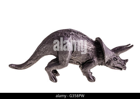 ein Metall Triceratops Figur auf einem weißen Hintergrund isoliert Stockfoto