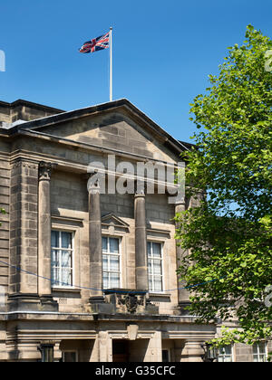 Anschluß-Markierungsfahne fliegen in Harrogate Borough Council Büros in Crescenet Gärten Harrogate North Yorkshire England Stockfoto