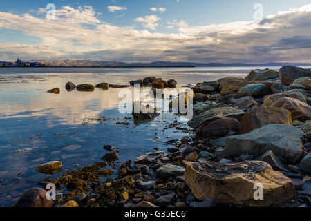 Die Küste von Vadsoya, Vadso, Finnmark, Norwegen. Stockfoto