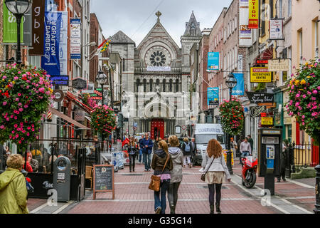 Käufer auf der Grafton Street. Dublin, Irland Stockfoto