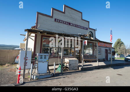 Paulina Country Store und Taverne in der kleinen Gemeinde von Paulina, Oregon. Stockfoto