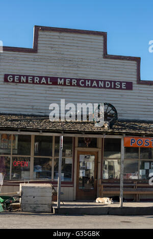 Paulina Country Store und Taverne in der kleinen Gemeinde von Paulina, Oregon. Stockfoto