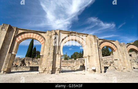 Der große Säulenhalle in Medina Azahara mittelalterlichen Palast-Stadt in der Nähe von Cordoba, Spanien Stockfoto