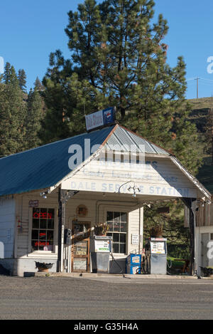 Dale-Service-Station in der kleinen Gemeinde von Dale, Oregon. Stockfoto