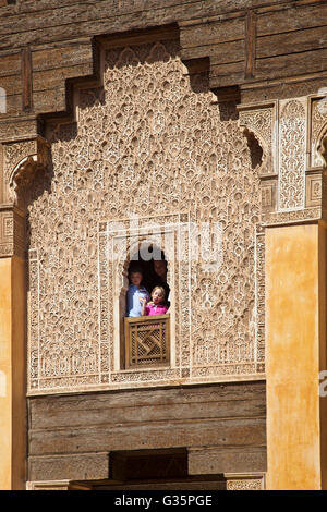 14. Jahrhundert Ben Youssef Madrasa Hof in Marrakesch, Marokko Stockfoto