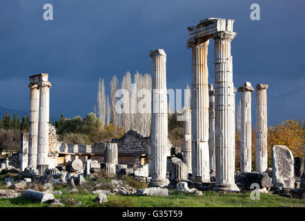 Kontrastreiche Ansicht von Aphrodisias griechische Antike Stadt Ruinen (Türkei). Stockfoto