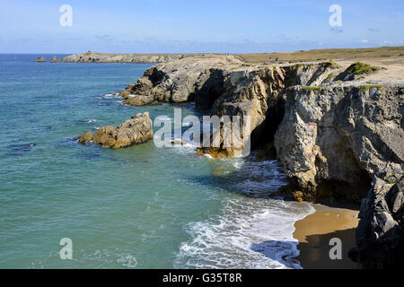 Felsigen wilde Küste von Quiberon Halbinsel im Département Morbihan in der Bretagne im Nordwesten Frankreichs Stockfoto