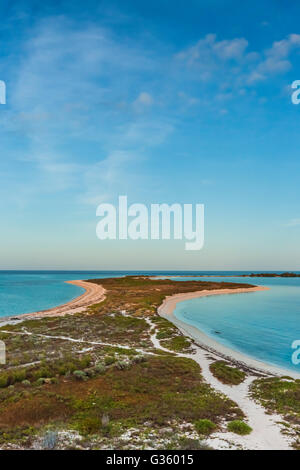 Bush Schlüssel angesehen von der Spitze des Fort Jefferson auf Garden Key, Dry-Tortugas-Nationalpark, Florida, USA Stockfoto