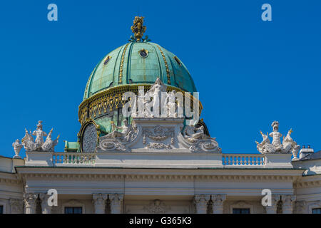 Michaelertrakt Bau der Hofburg am Heldenplatz, Wien, Österreich. Stockfoto