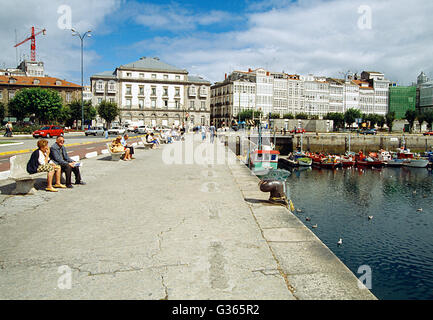 Dock und La Marina. La Coruña, Spanien. Stockfoto