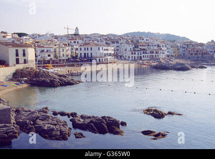 Übersicht. Calella de Palafrugell, Gerona Provinz, Katalonien, Spanien. Stockfoto