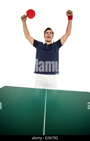 Happy männlichen Athleten nach dem Sieg posing Stockfoto