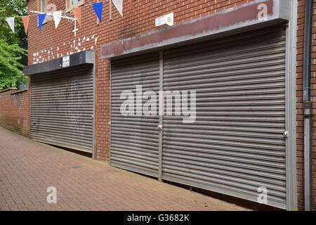 Leere Läden mit Fensterläden Fassaden, Banbury, Oxfordshire Stockfoto