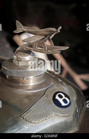 Wasserflugzeug Motorhaube Motiv auf die 1929 Bentley "Blower". 2015 Goodwood Revival, Sussex, UK. Stockfoto