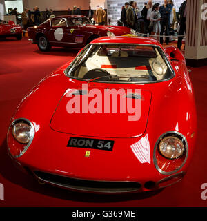 Ron Fry 1964 Ferrari 250 LM, RON 54, auf dem Display in der Earls Court Motorshow Erholung, 2015 beim Goodwood Revival, Sussex, UK. Stockfoto