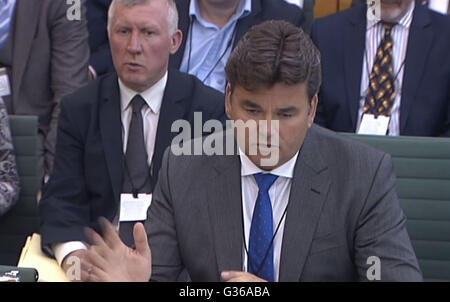 Dominic Chappell, der Mann, der BHS für £1 von Sir Philip Green gekauft hat, erscheint vor Abgeordneten, um Fragen zum Zusammenbruch des Einzelhändlers im Portcullis House, London, zu beantworten. Stockfoto