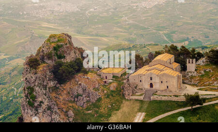 Sizilien, Italien: Kirche von San Salvatore in Bergdorf Caltabellotta Stockfoto