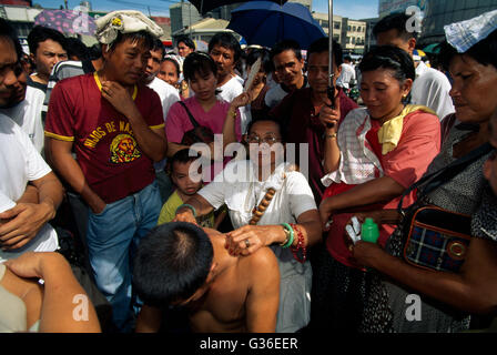 Quiapo Kirche, Faith Heiler Mit Menschen, Manila, Philippinen Stockfoto