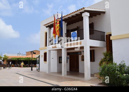 Consell Insular de Formentera de la Plaza de Sant Francesc Xavier, San Francisco Javier, Formentera, Balearen, Spanien Stockfoto
