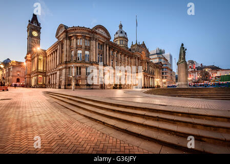 Birmingham Town Hall ist ein Konzertsaal und beliebt für Baugruppen und befindet sich in Victoria Square, Birmingham, England. Stockfoto