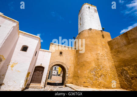 Typische Architektur in der Medina (Altstadt) von El Jadida, einen Ummauerten ehemalige portugiesische Stadt an der Atlantikküste Marokkos Stockfoto