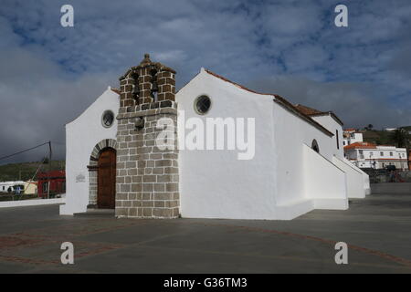 aus dem 16. Jahrhundert Kirche, la Iglesia De La Virgen De La Candelaria in Chipude, das höchstgelegene Dorf auf der Insel La Gomera. Stockfoto