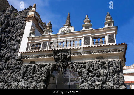 Tropfsteinmauer - Wallenstein-Palast in Prager Grotte Mala Strana Prager Gärten Stockfoto