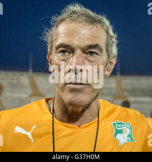 Fußball-Trainer Michel Dussuyer in Stade Bouaké, Elfenbeinküste, Westafrika. Stockfoto