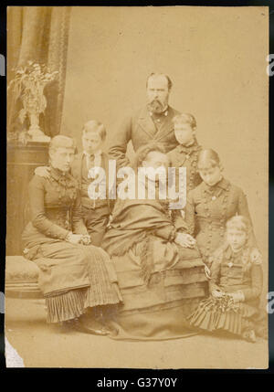 Königin Victoria mit der Hessischen Familie, etwa 1880. Stockfoto