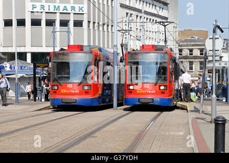 Sheffield City Centre Supertrams, städtischer Nahverkehr, England UK Stadtbahnnetz, öffentlicher Nahverkehr Stockfoto