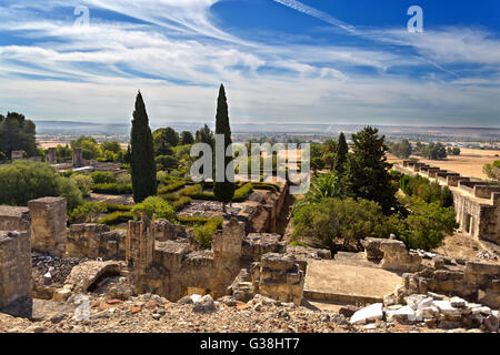 Die Ruinen von Medina Azahara, eine befestigte Arabische muslimische mittelalterlichen Palast-Stadt in der Nähe von Cordoba, Spanien Stockfoto