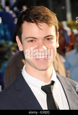 Los Angeles, CA, USA. 8. Juni 2016. Alexander Gould im Ankunftsbereich für Suche nach DORY Premiere, El Capitan Theatre, Los Angeles, CA 8. Juni 2016. Bildnachweis: Elizabeth Goodenough/Everett Collection/Alamy Live-Nachrichten Stockfoto