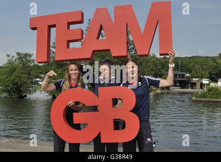 Henley-on-Thames, Oxfordshire, Vereinigtes Königreich, 9. Juni 2016. Damen-paar, Helen Glover (links) und Heather Stanning (rechts) mit Trainer Robin Williams. TeamGB verkünden das rudernde-Team für die Olympischen Spiele in Rio2016. Fluß und Rudern Museum. Henley-on-Thames. Oxfordshire. VEREINIGTES KÖNIGREICH. 06.09.2016. Bildnachweis: Sport In Bilder/Alamy Live-Nachrichten Stockfoto