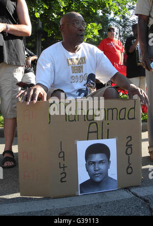 Louisville, USA. 10. Juni 2016. William Bell aus Louisville Teilnahme an der Trauerfeier für Muhammad Ali in Louisville, uns, 10. Juni 2016. Eine Woche nach seinem Tod wird die Box-Legende Muhammad Ali begraben in seiner Heimatstadt Louisville, Kentucky. Foto: JOHANNES SCHMITT-TEGGE/Dpa/Alamy Live News Stockfoto